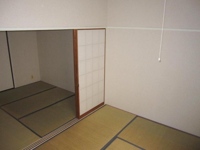 Non-living room. Japanese-style room: Indoor (December 2013) Shooting