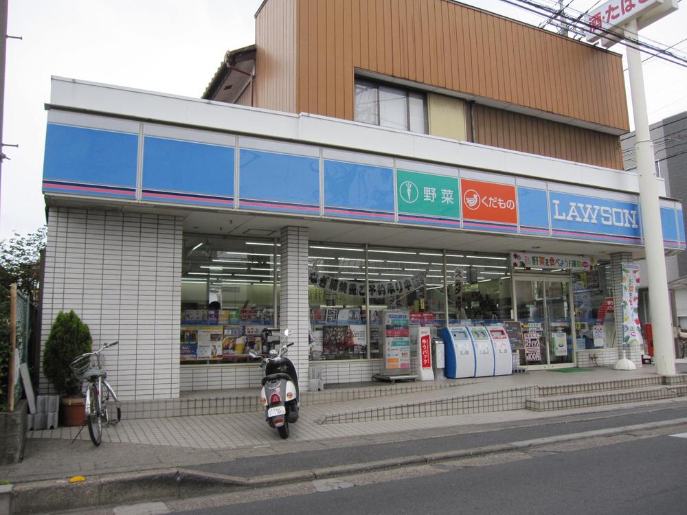 Convenience store. 574m until Lawson Urawa Buzo 3-chome