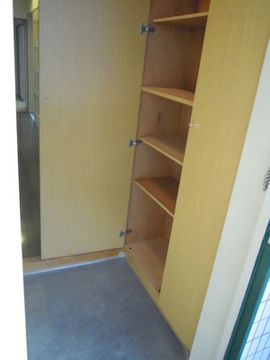 Entrance. Cupboard