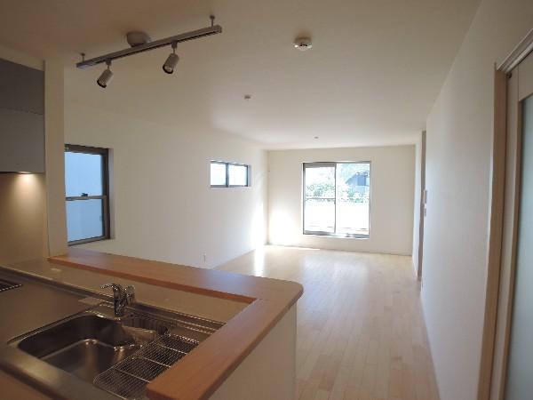 Living. Detached interior introspection Pictures - living a clean LDK!