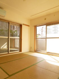 Living and room. 6 is a Pledge of Japanese-style room. 