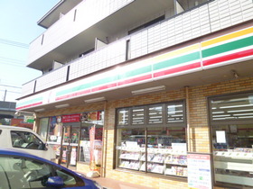 Convenience store. 290m to Seven-Eleven (convenience store)