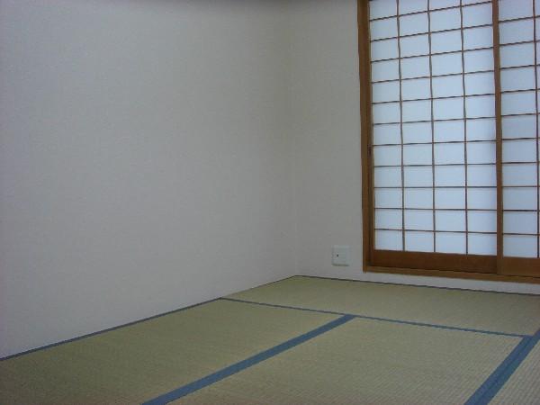 Non-living room. Japanese-style room. Exchange tatami mat, FusumaCho already exchange.