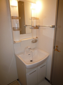 Washroom. Shampoo dresser (new)