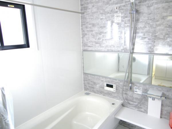 Bathroom. Furniture that is reflected in the photograph ・ Small parts are not included in the sale