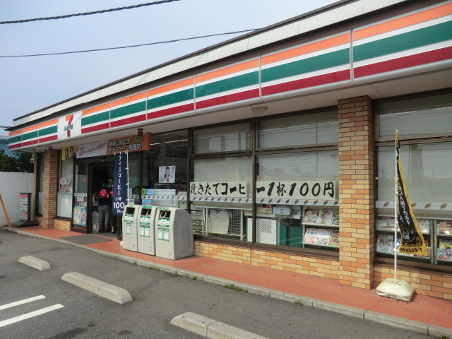 Convenience store. Seven-Eleven Saitama Daitakubo store up (convenience store) 750m