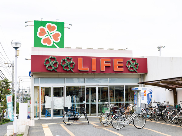 Surrounding environment. Life Urawa Shirahata store (about 730m ・ A 10-minute walk)