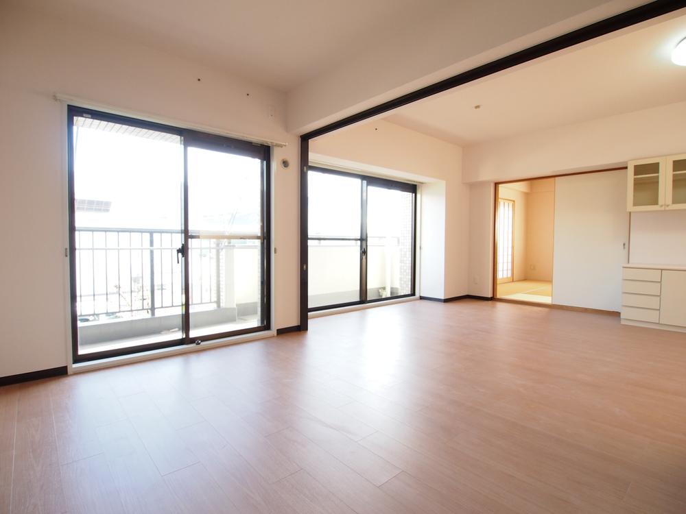 Living. Local (12 May 2013) Shooting