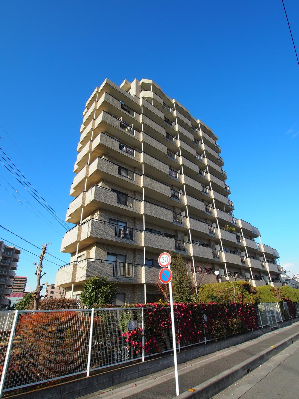 Local appearance photo. Local (12 May 2013) Shooting