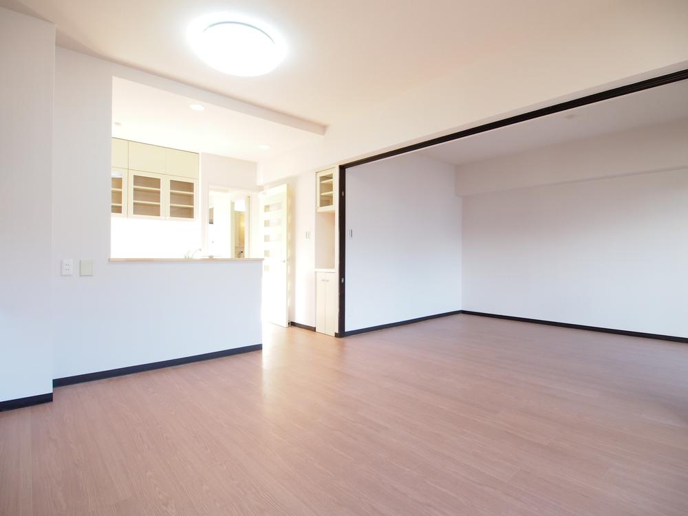 Living. Local (12 May 2013) Shooting