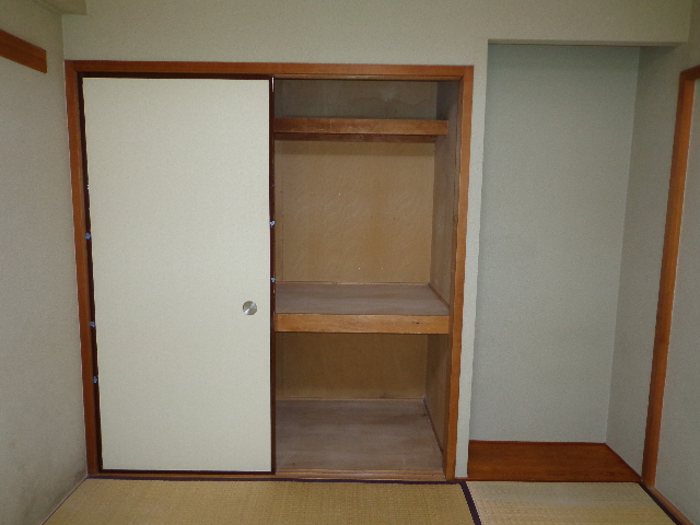 Receipt.  ☆ Storage space of the Japanese-style room ☆ 