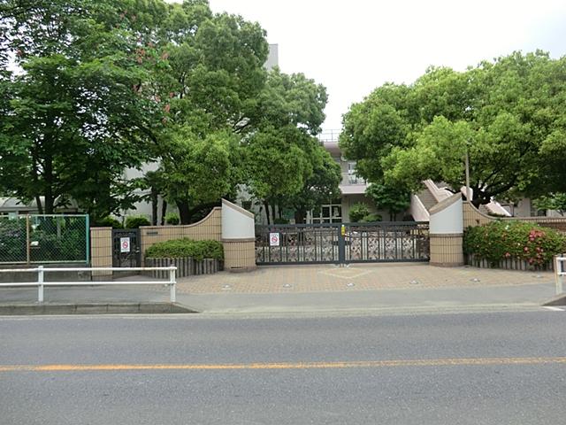 Primary school. 580m to Saitama City Tsuji Elementary School