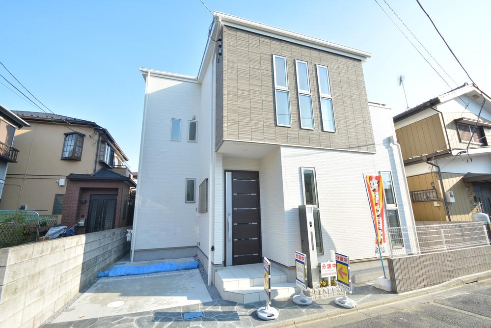 It is convenient to commute in 2 station 2 wayside Available. Local (12 May 2013) Shooting. It is convenient to commute in 2 station 2 wayside Available.