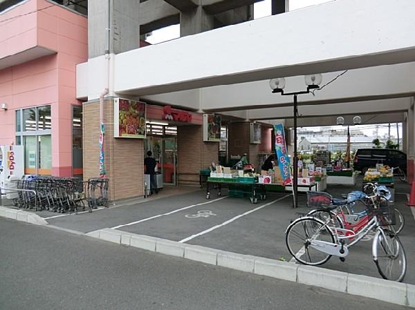 Supermarket. Maruya 600m to the north Toda shop
