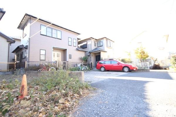 Local appearance photo. Storage Tsukaimichi rich with Grenier, etc.! There are two places toilet!