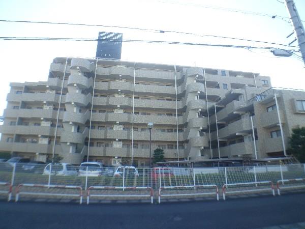 Local appearance photo. 2 line 3 station available!