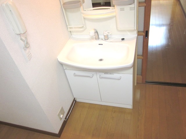 Washroom.  ☆ Shampoo dresser type ・ Wash basin ☆