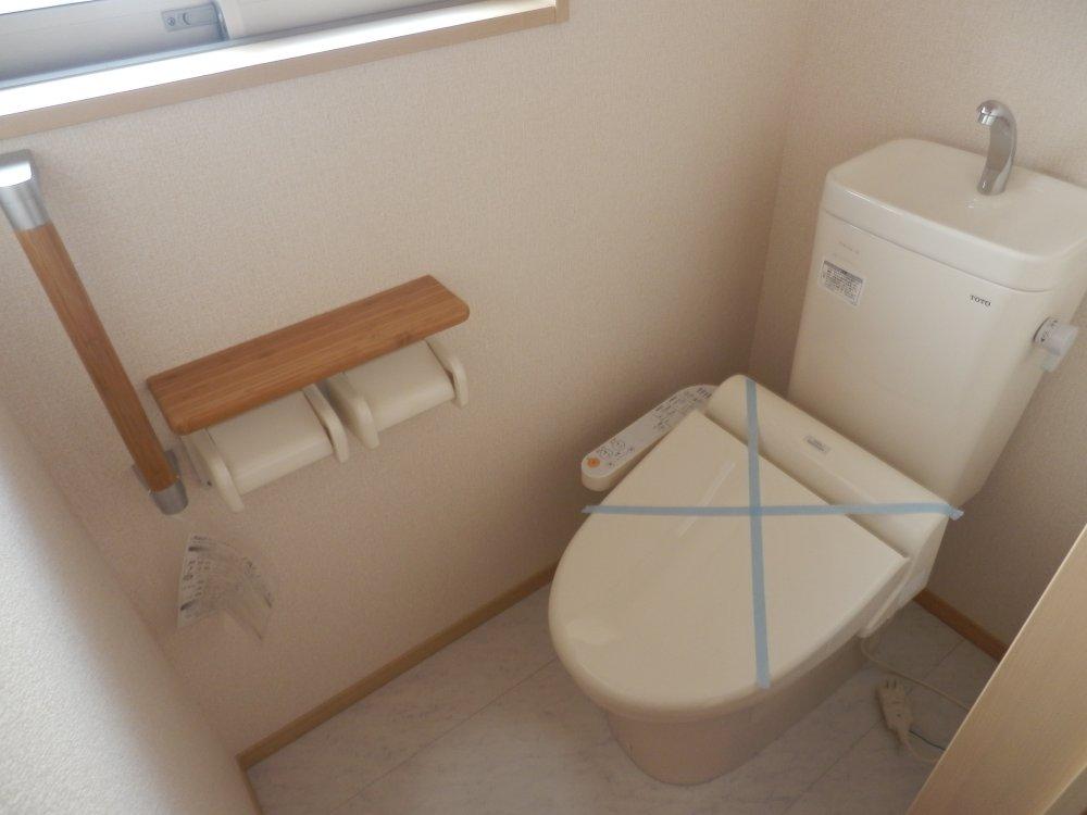 Toilet. Indoor (September 2013) Shooting Building 2