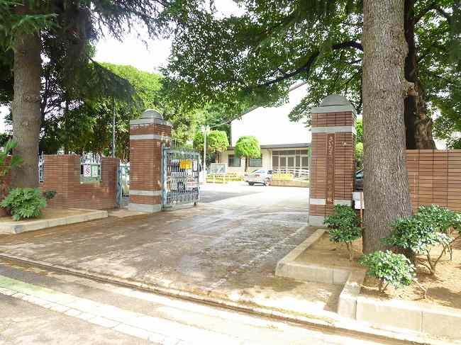 Primary school. Saitama Municipal Minami Urawa 700m up to elementary school