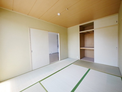 Receipt. Japanese-style room and storage