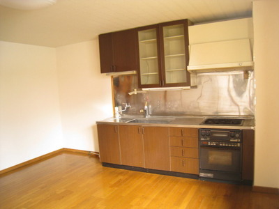 Kitchen. Shelves equipped with the amount of storage pat