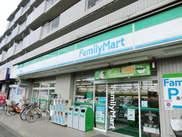 Convenience store. FamilyMart Urawa Negishi store up (convenience store) 400m