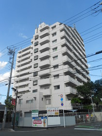 Building appearance. A 4-minute walk from Minami-Urawa Station