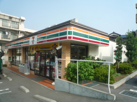 Convenience store. 320m to Seven-Eleven (convenience store)