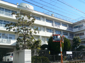 Primary school. 1000m to Urawa Osato elementary school (elementary school)