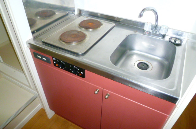 Kitchen. Two-burner stove kitchen