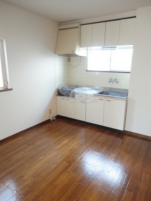 Kitchen. Flooring of dining