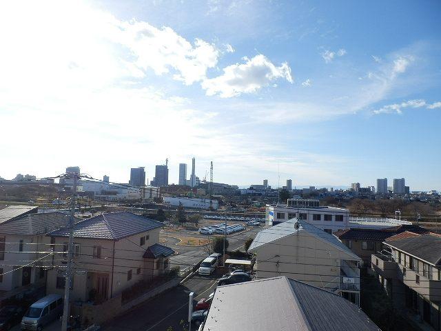 View photos from the dwelling unit. View from the site (December 2013) Shooting