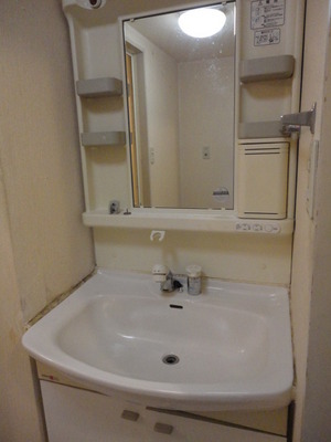 Washroom. 206, Room interior reference photograph