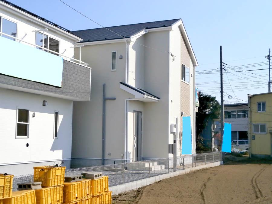 Local photos, including front road. 1 Building Was building completed. Such as the actual image from per yang, We have to wait all the time so you can see directly. 