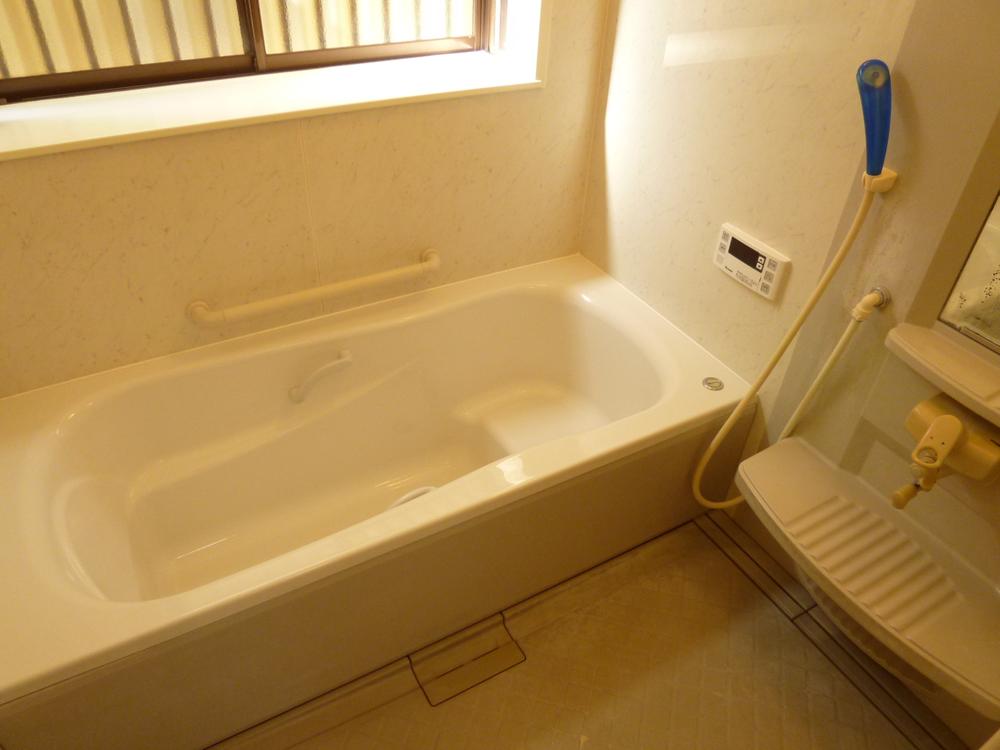 Bathroom. Indoor (12 May 2013) Shooting