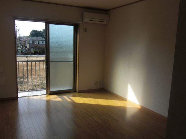 Living and room. Is a beautiful 9.2 tatami rooms. 