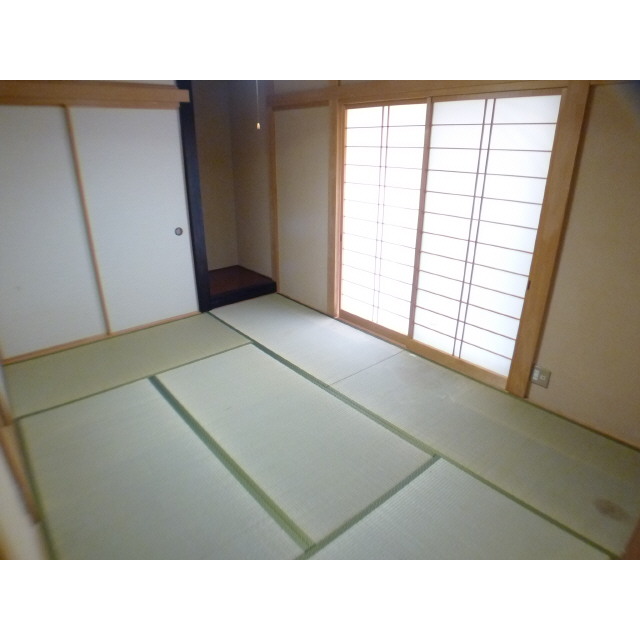 Other room space. Japanese-style room 6 quires