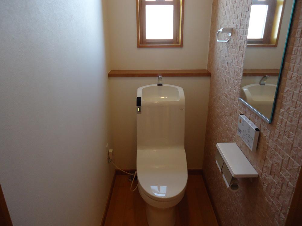 Toilet. Indoor (12 May 2013) Shooting