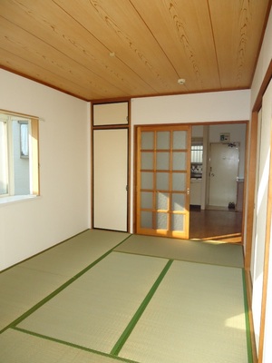 Living and room. Tatami rooms