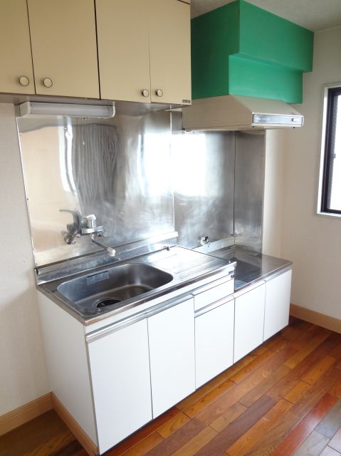 Kitchen. Two-burner stove is can be installed