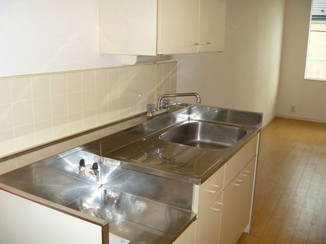 Kitchen. Gas stove can be installed