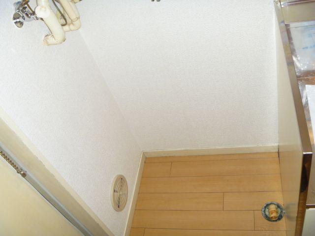 Other room space. Is Indoor Laundry Area