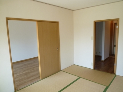 Living and room. Japanese-style room 6 quires