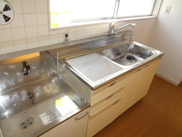 Kitchen. Two-burner stove is can be installed