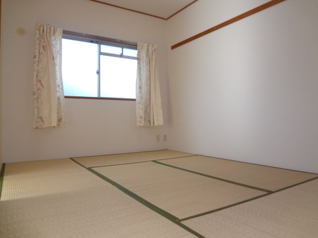 Living and room. It is settle tatami rooms