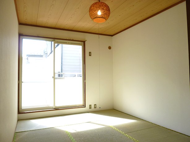 Other room space. Sunny and airy 6 Pledge Japanese-style room