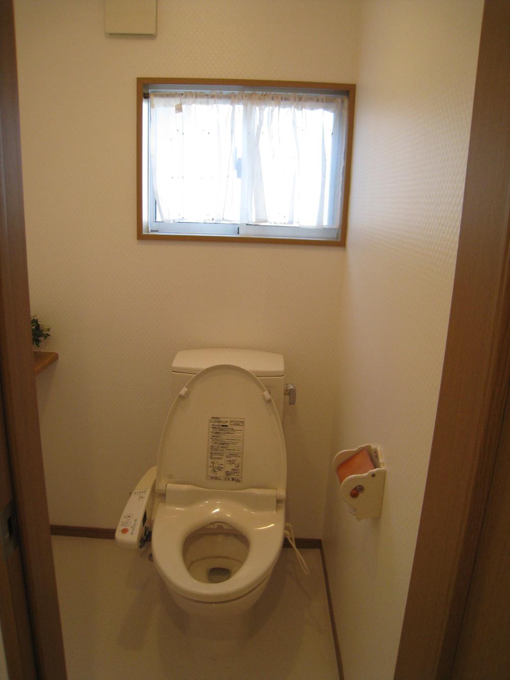 Toilet. Local (12 May 2013) Shooting