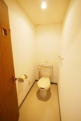 Toilet. 1