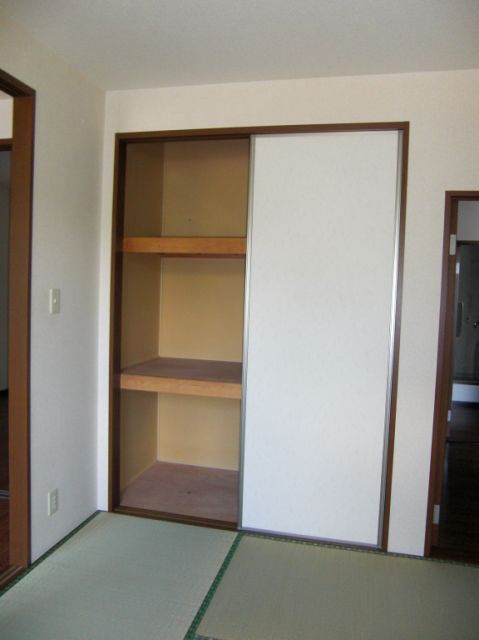 Living and room. Storage enhancement!
