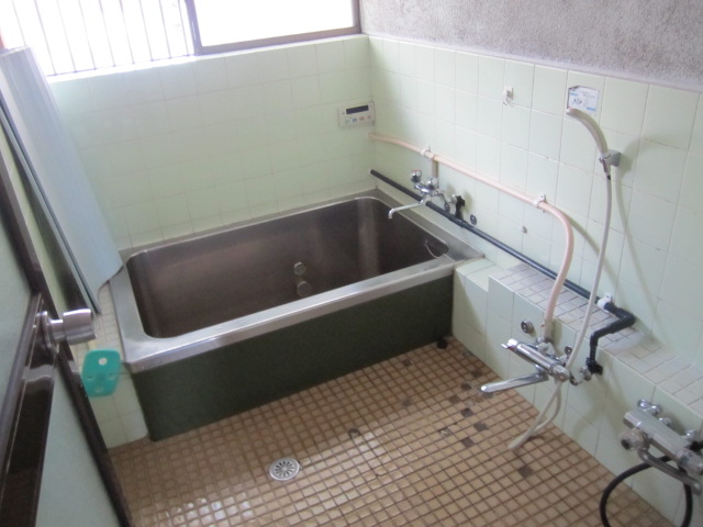 Bath. Joint use part